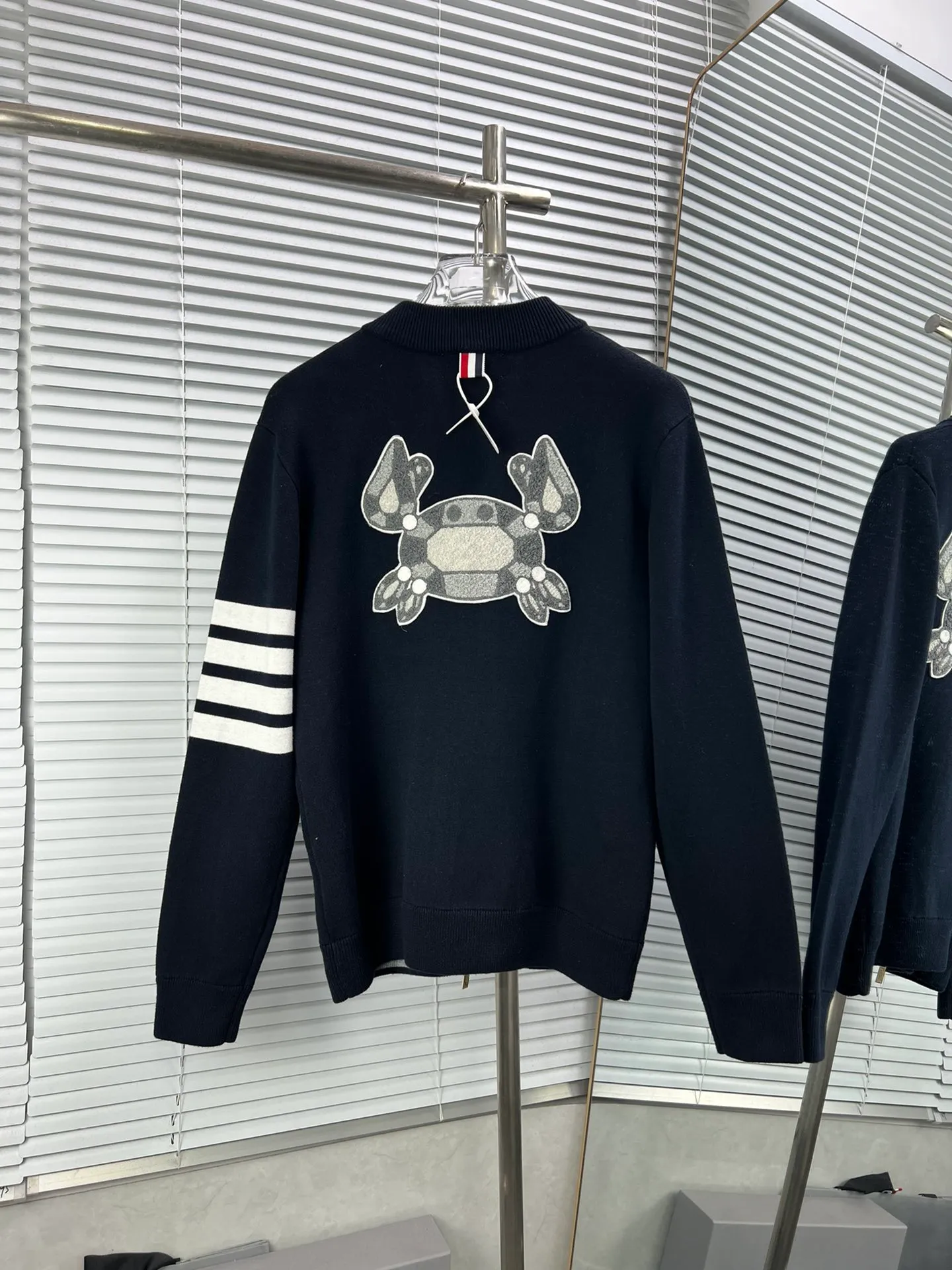 THOM BROWNENew Arrival 100% 3 Same Style SIZE:1/2/3/4 COLOUR: Gray Navy Blue